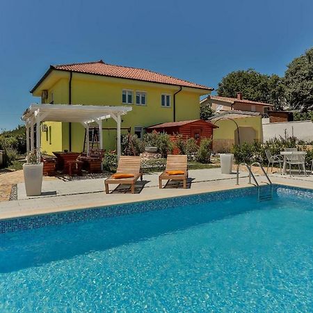 Apartments Dora Victoria Dream Медулин Экстерьер фото
