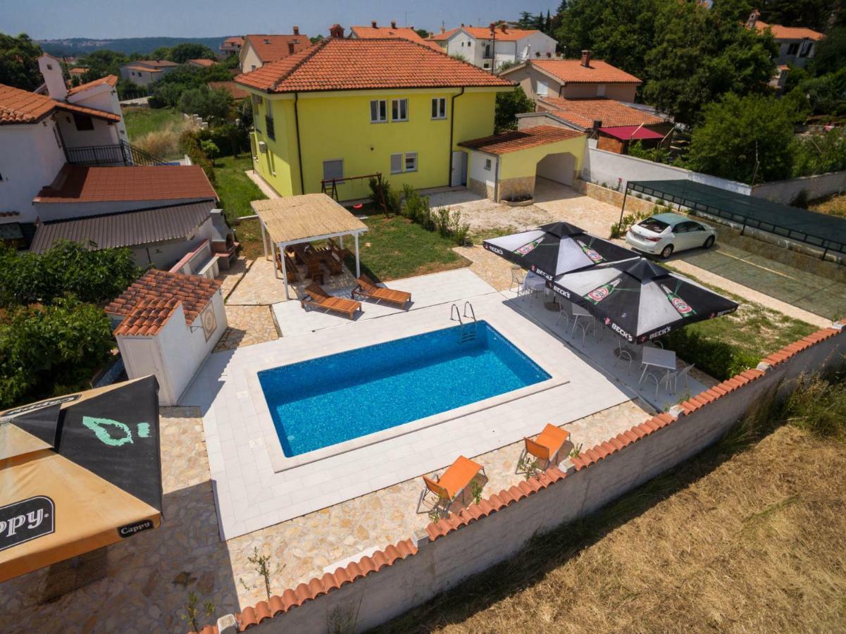 Apartments Dora Victoria Dream Медулин Экстерьер фото